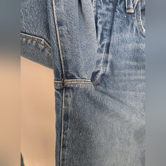 Good American Good Boy Button Fly Frayed Hem Blue Jeans | sizr - Picture 4 of 8